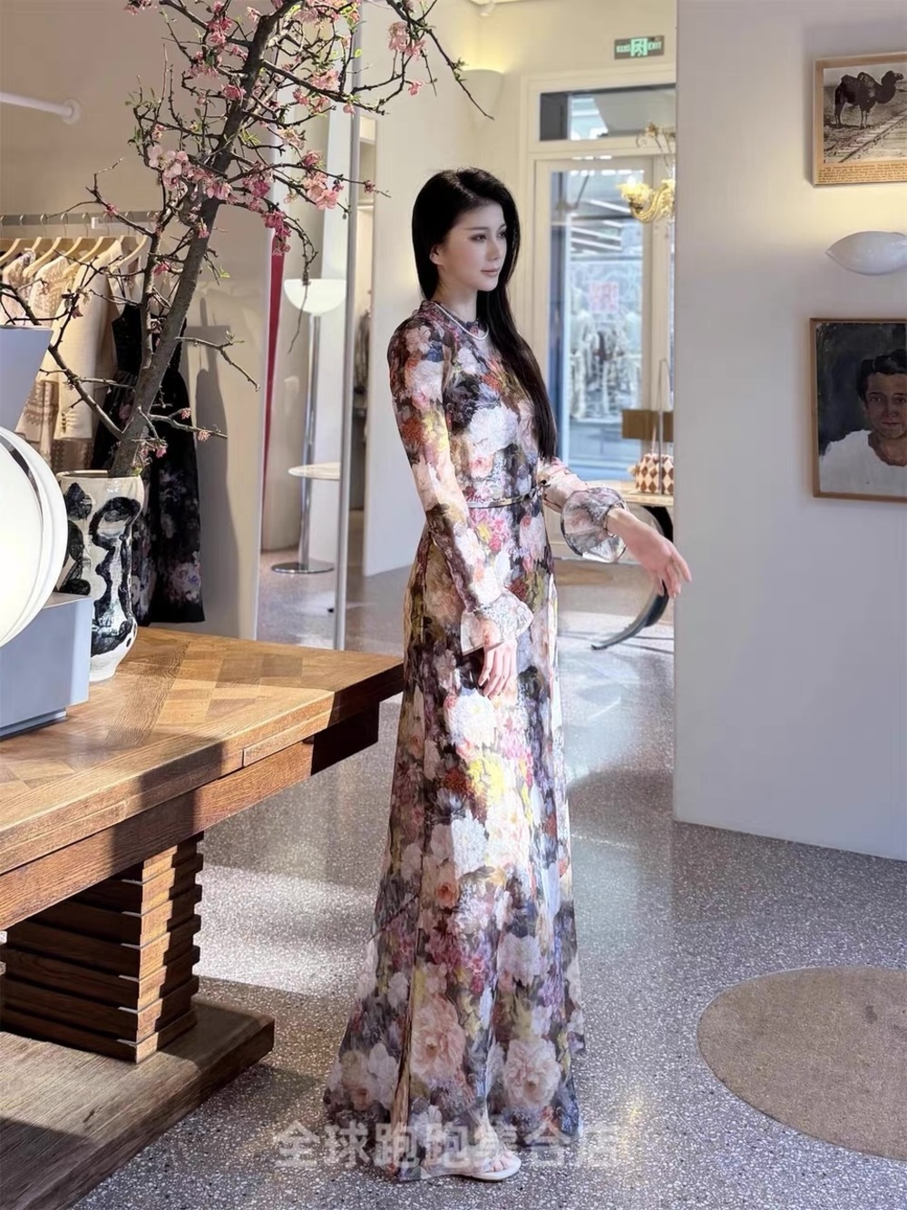 Designer-style  Floral Long-Sleeve Maxi Dress - Multicolor
